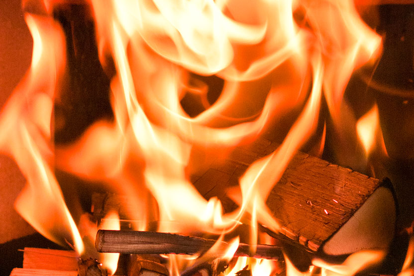 Comment allumer un feu de poêle ou cheminée ?